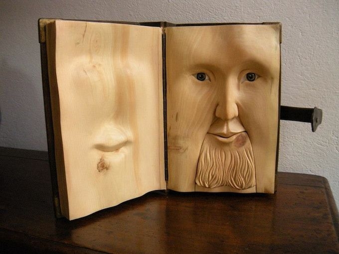 Нино Орланди (Nino Orlandi) скульптуры-книги из дерева