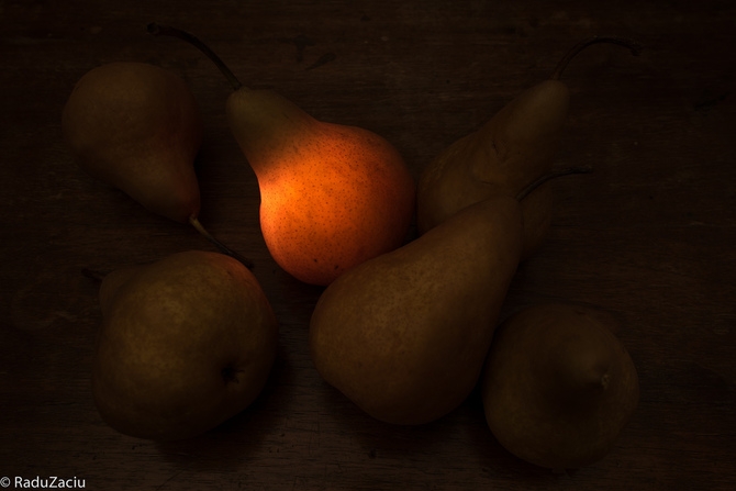 Овощи и фрукты с подсветкой, фотограф Radu Zaciu